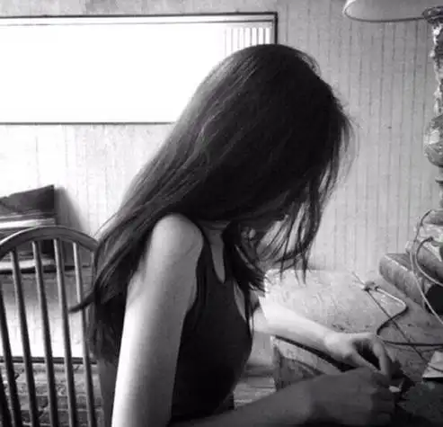 适合女生的黑白头像照片 女生头像图片大全 -【爱个性】