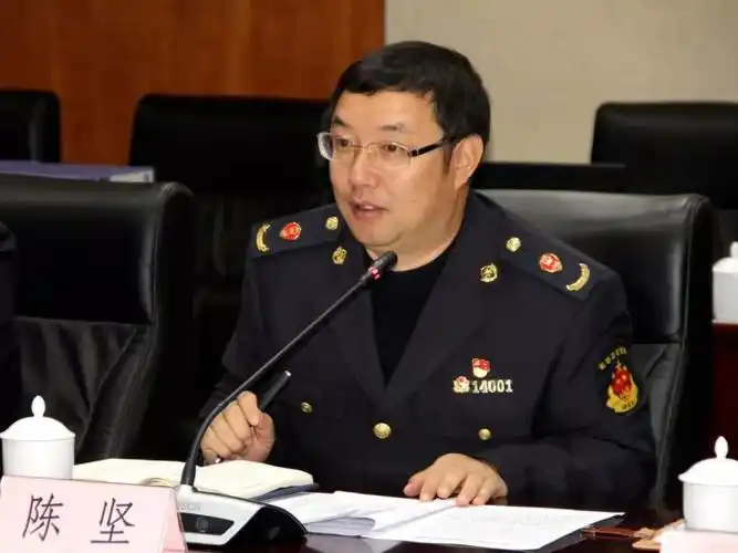 区市场监管局党委书记,局长,区食药安办主任陈坚,区食药安委成员