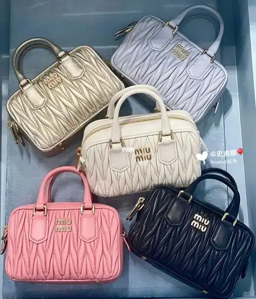 miumiu保龄球包包