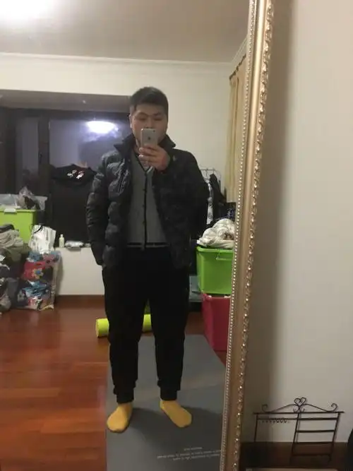 冬天想买身衣服穿,但今年胖的太厉害了,身高173,体重181,男21,求大神