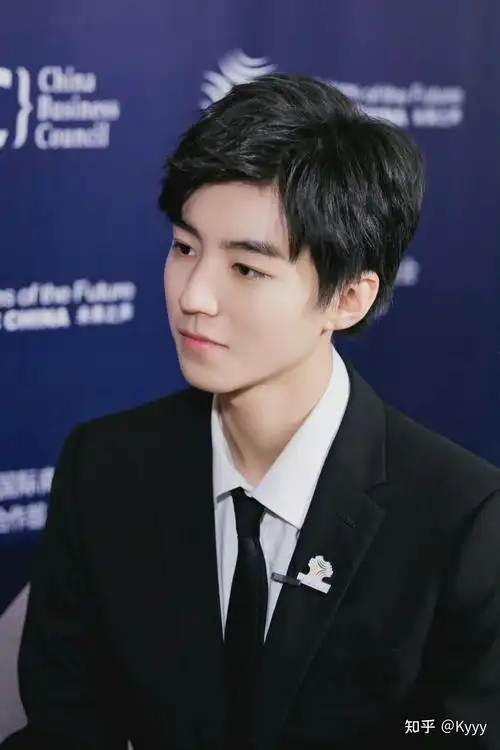 如何客观评价王俊凯的长相