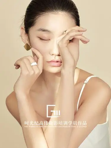 高伟摄影培训的写真摄影作品《简约肖像》