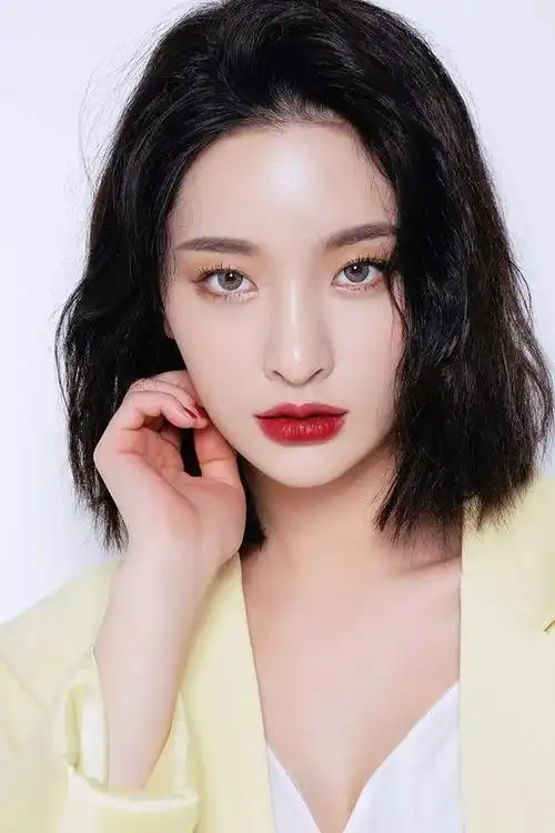 叮咚,一篇专为"黑发女孩"准备的时髦发型指南!