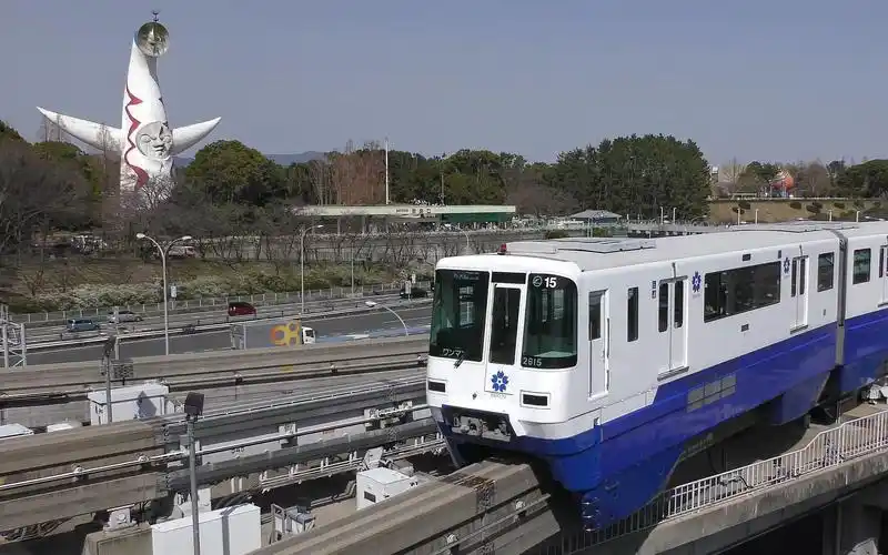 大阪世博会50周年涂装 大阪单轨 expo70 大阪モノレール进出站集走行