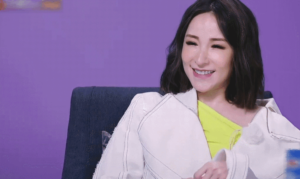 缺失父爱的女星萧亚轩45岁,出道换16任男友,一年半要动4次手术