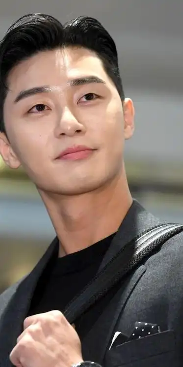 2k手机竖屏分辨率1440x2880朴叙俊自拍壁纸