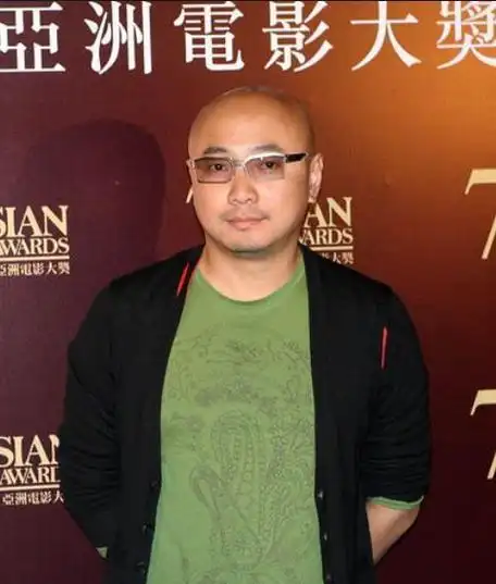 51岁的徐峥:有才有名有利,但唯独没有头发