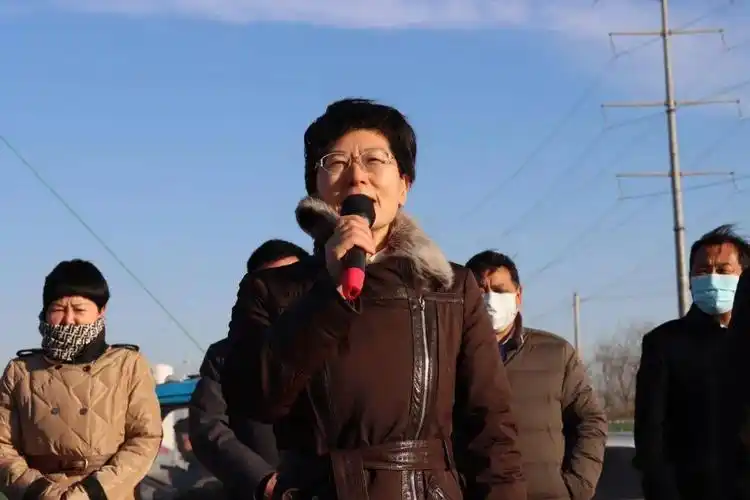 市委副书记葛巧红,县长徐延杰,县委副书记贾肖鹏,县人大常委会主任