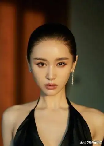 王子文瑜伽尺度惹争议,身高不够,身材来凑!