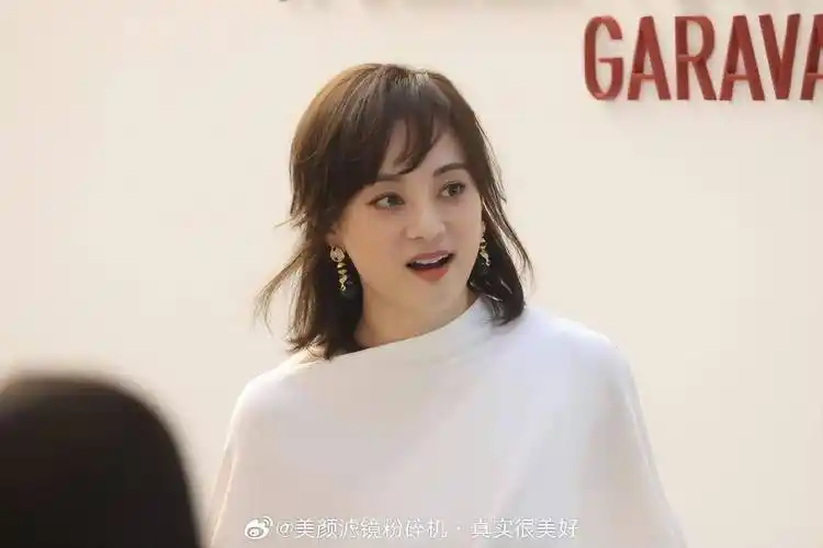 ","终于换掉那个短发了","孙俪长发好看,希望以后还是长发!