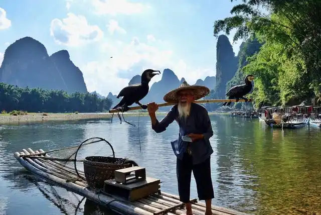 寻找20元人民币上的漓江渔翁