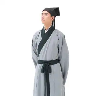 在古代,人们最初的穿衣需求非常简单直接——只是为了抵御寒冷和潮湿