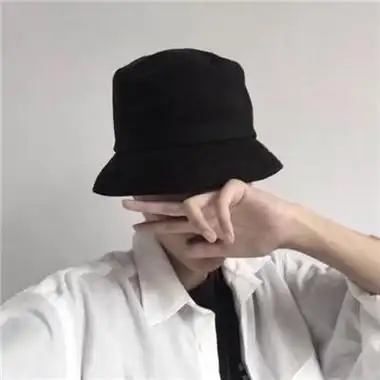 男生带白帽子头像: 你为什么一直单身?