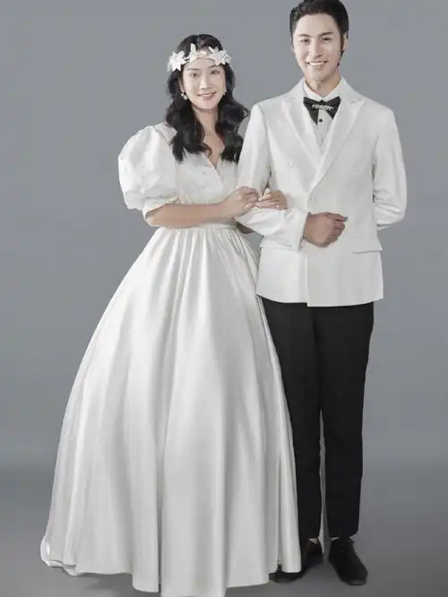 拍婚纱照必选的一套内景婚纱照