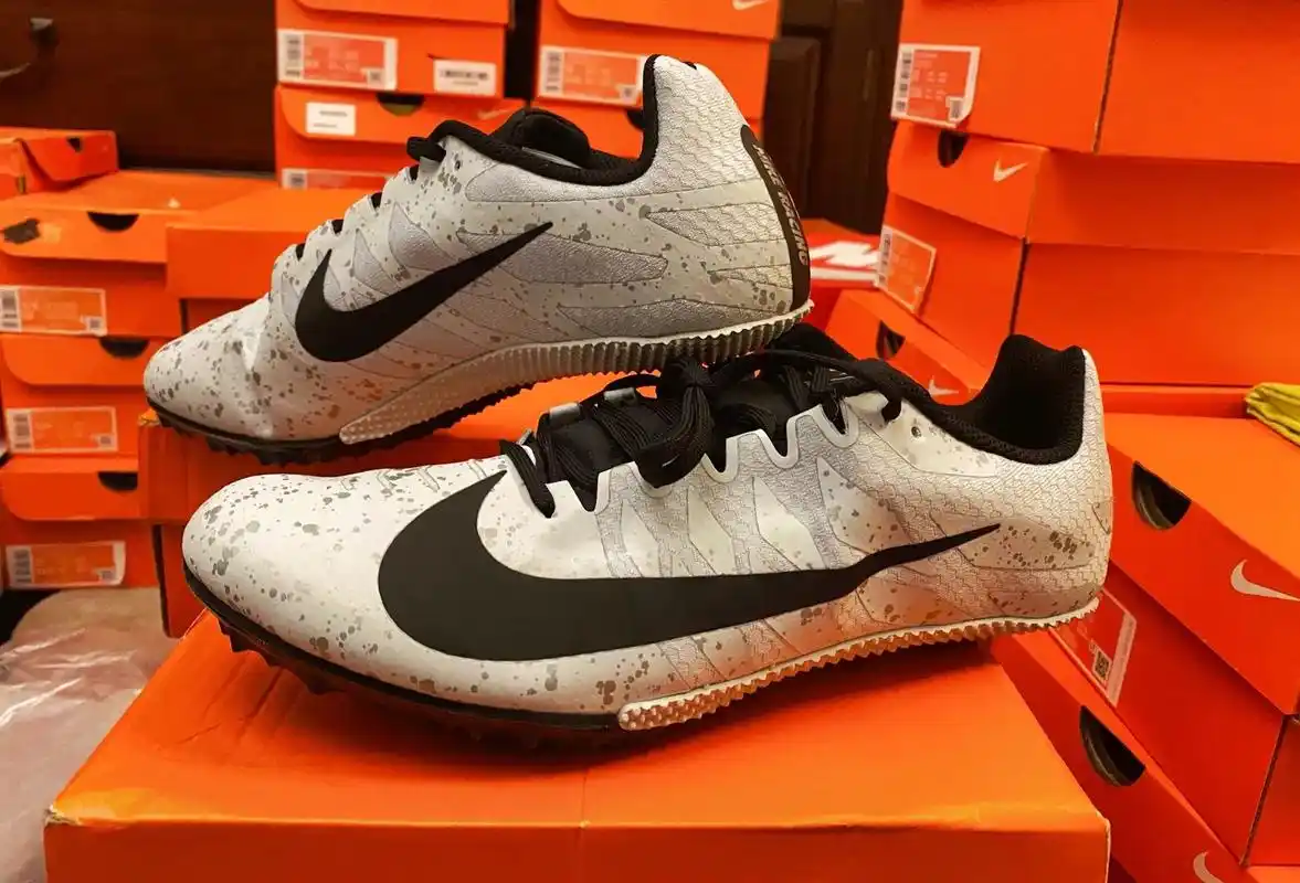 nike zoom s9初级田径钉鞋.一双初学者绕不开的钉鞋 - 抖音