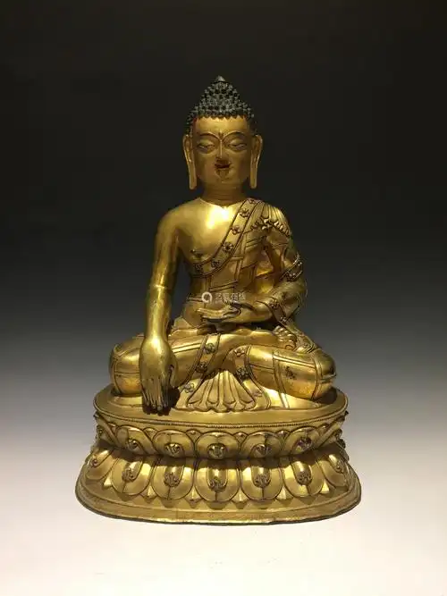 清代释迦摩尼铜鎏金坐佛