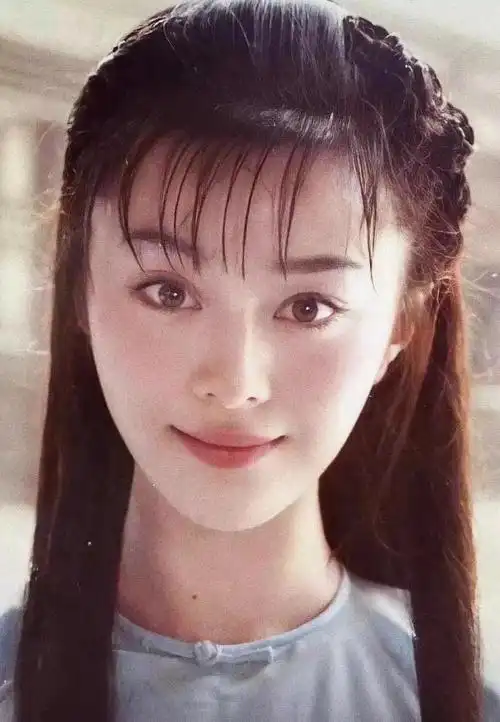 范冰冰20岁时的素颜生图放到现在什么水平?