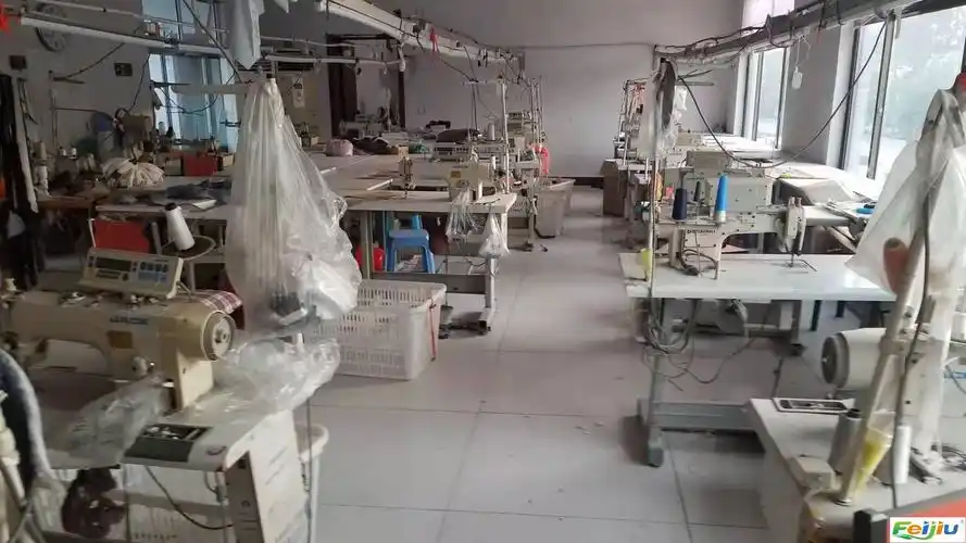 服装厂低价处理打扣机 钉扣机 烫台 单针 电锅炉等全套牛仔服后整装