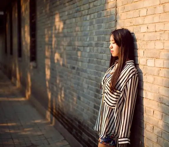 那些单人唯美图片怎么可看透一再的离去缘由