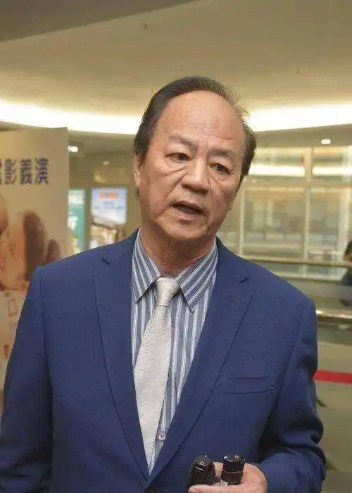 9位年老色衰的"美男子",发福,油腻,现状堪忧,令人痛心疾首_狄龙