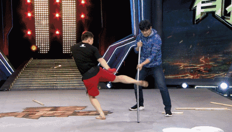 240斤香港拳王登场引关注,赵文卓邵兵抢人无"底线"