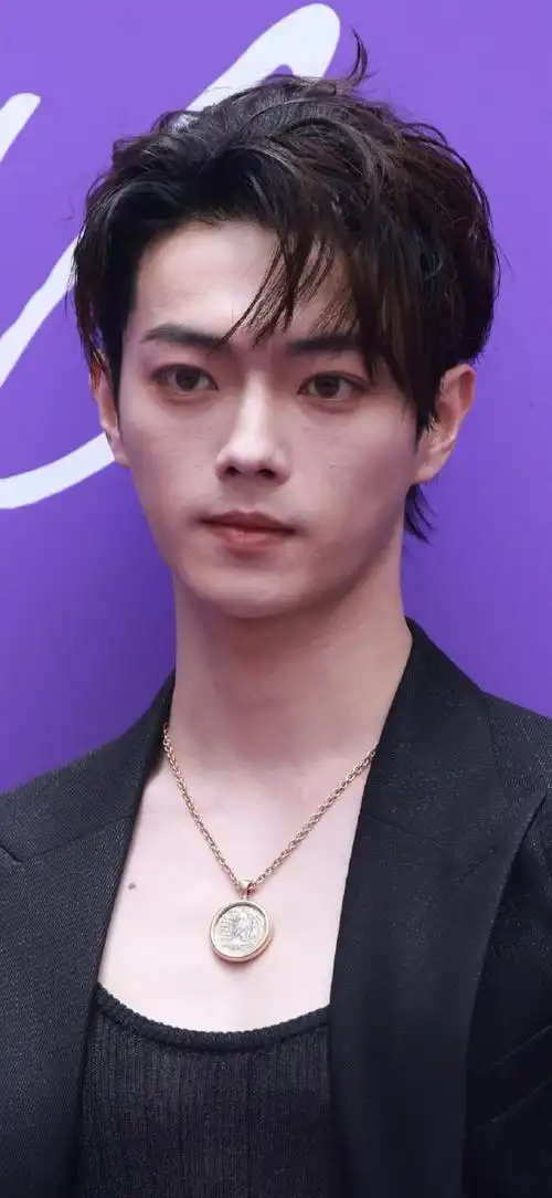 男明星这是怎么了,都像没睡醒似的