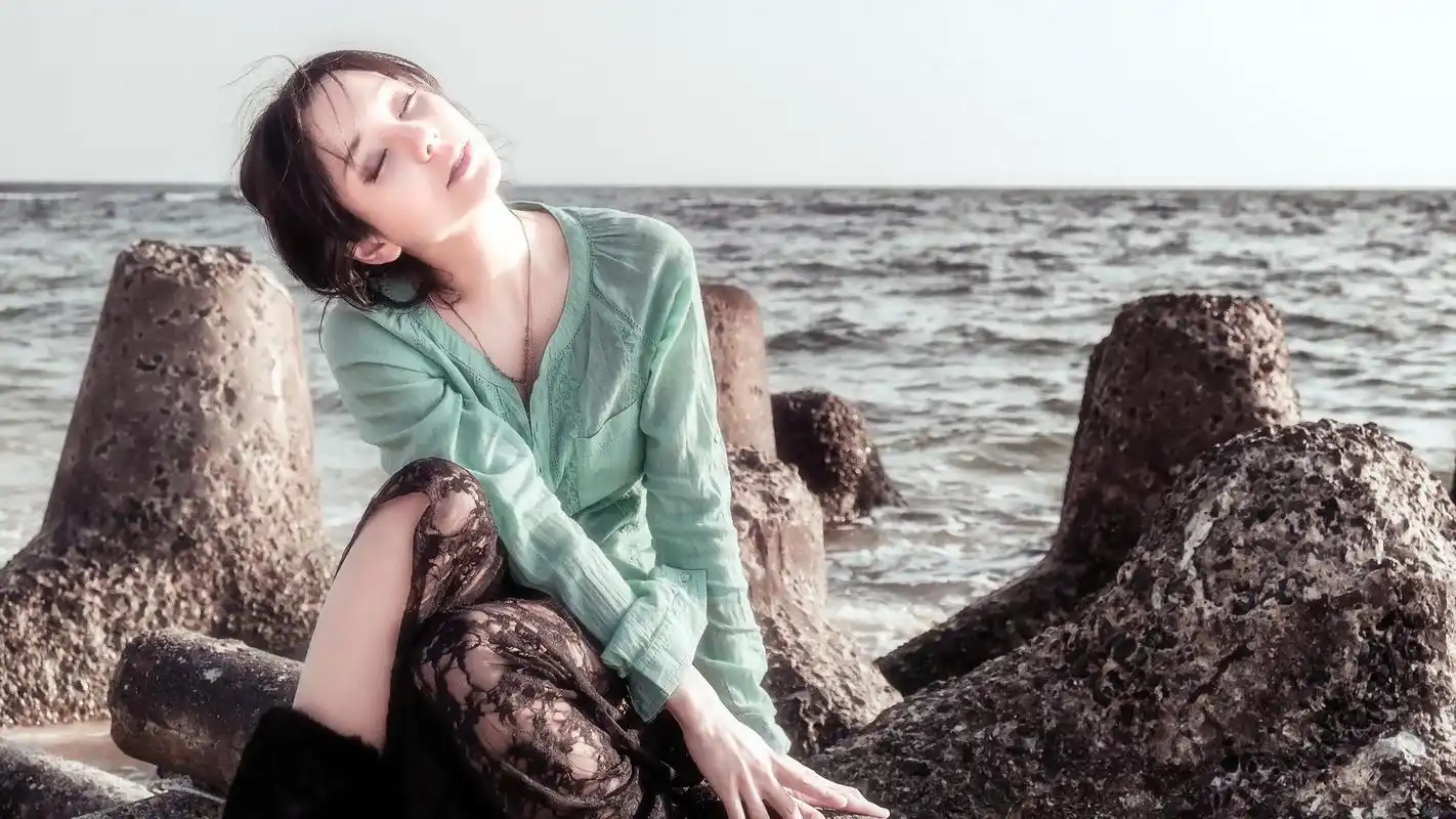 非主流唯美少女电脑桌面壁纸