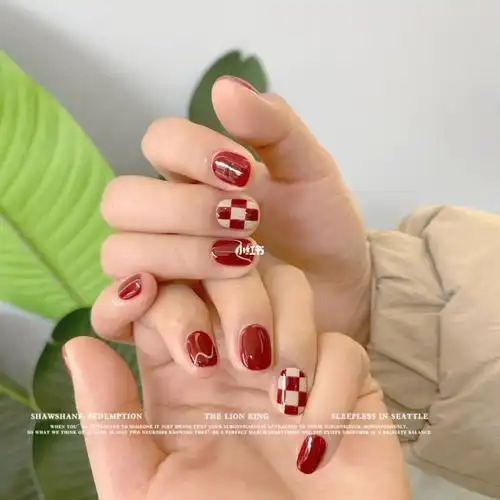 棋盘格短指甲美甲