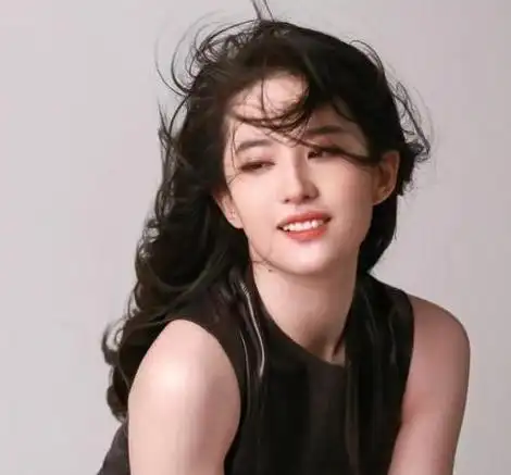 刘亦菲:开百万豪车住豪宅,人美心还善,为何至今单身独自一人