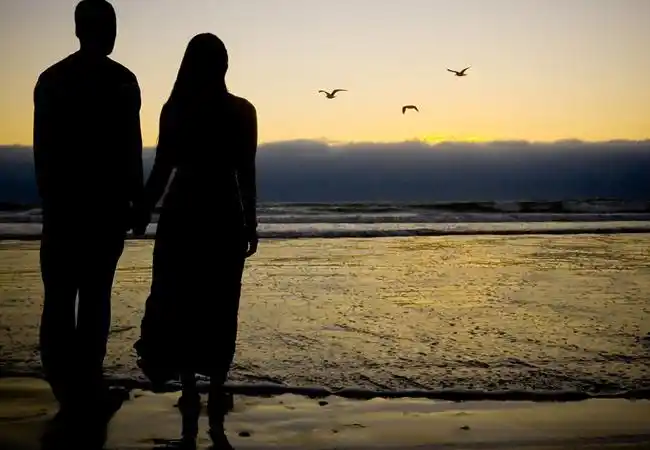 如果因为有了孩子,夫妻关系疏远,当孩子慢慢长大,会产生一种压力,觉得