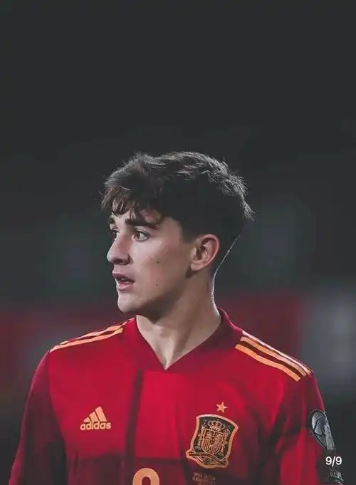 ⚽️世界杯足球帅哥!04年小奶狗迅速爆红～ | goxuan