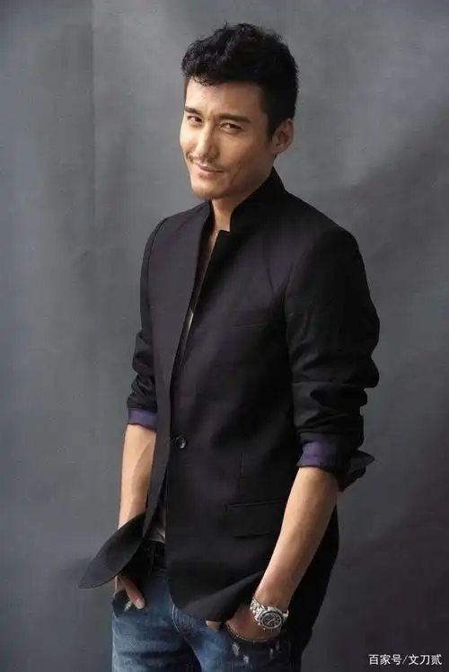 国内第一名模胡兵,18年不温不火,与瞿颖意难平,51岁情史成谜