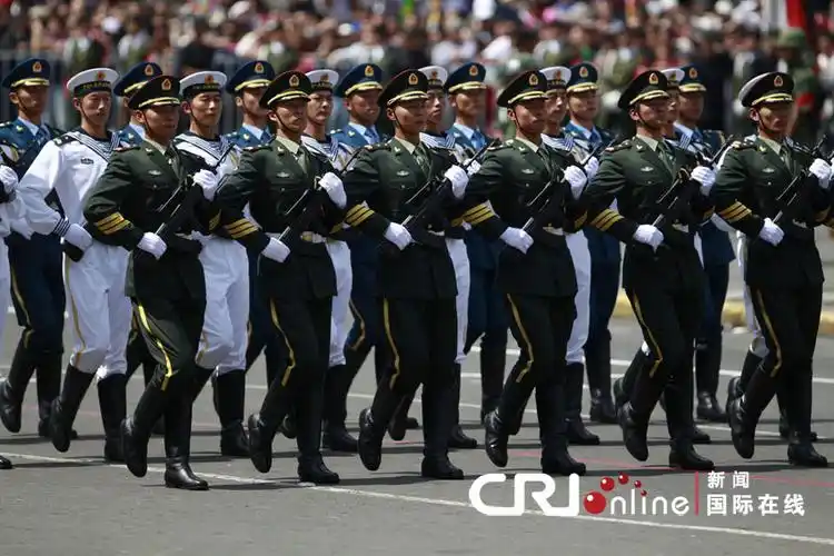 解放军三军仪仗队亮相墨西哥独立200周年庆典(高清组图)
