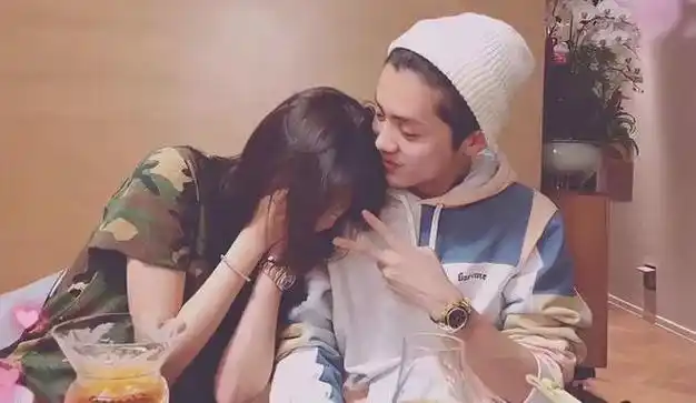 鹿晗,大家对他的印象就是娱乐圈真男人在顶流时期官宣自己的女朋友