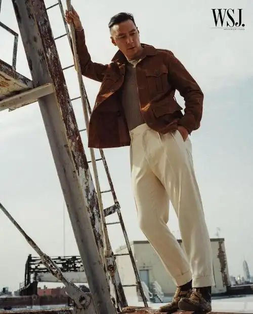 吴彦祖最新黑白大片释出 背头造型秀手臂肌肉好帅气