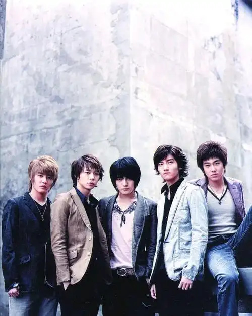 韩国二代男团top之争,东方神起与bigbang