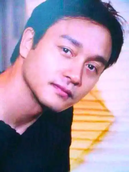 各种表情都可爱的张国荣先生