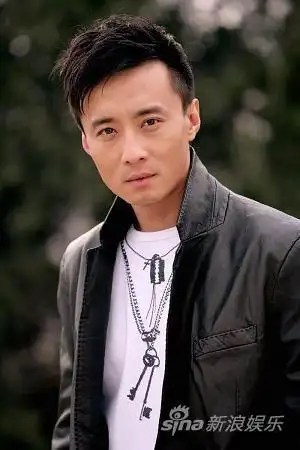 昨日看纪念邓丽君节目,台湾艺人凌峰回忆,有一次给邓丽君打电话