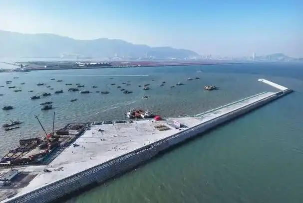 连岛中心渔港防波堤及码头竣工|连岛|渔港|防波堤_新浪新闻