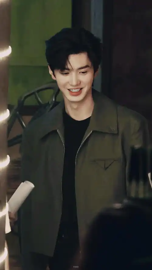 陈哲远#周日晚上坏但小猪的笑特别好(0861656108)