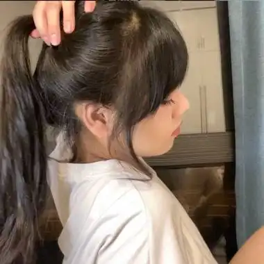 普通真人女生头像,简约而不失时尚