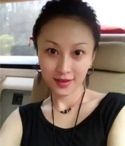 杨子漂亮老婆近照曝光 远胜黄圣依似李嘉欣