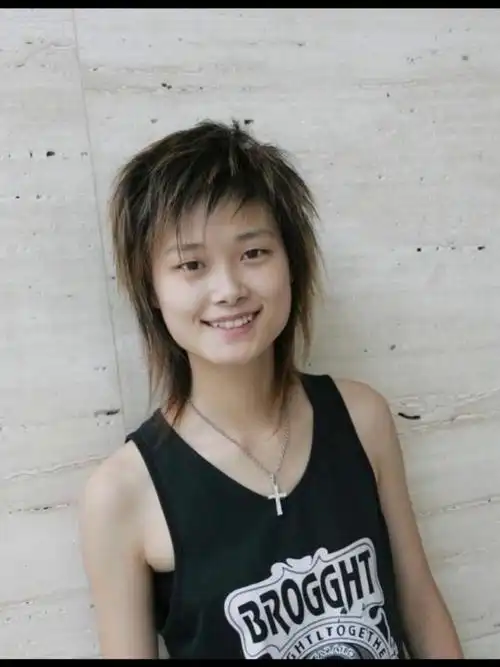 97【方脸女孩如何打造自己的吸引力】01被李宇春最近的_圈子-新氧