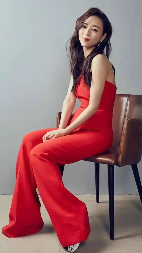 甜美女神张静初时尚造型,灵动俏皮,散发着女性魅力!_风格_气质_白色