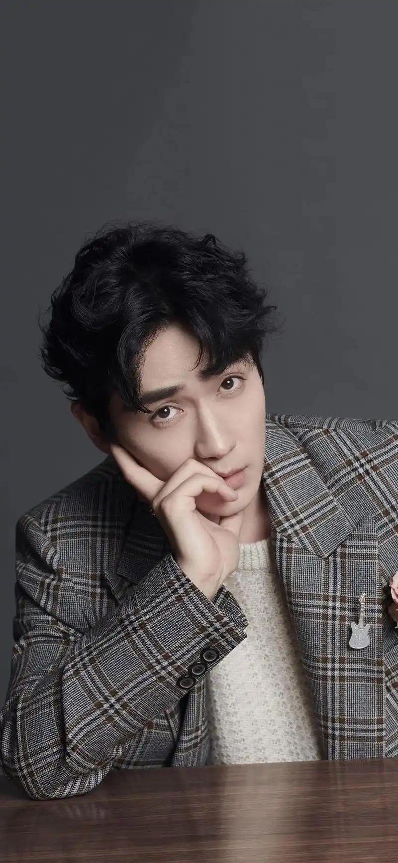 朱一龙高清壁纸.#朱一龙 #人生大事#明星 #朱一龙金鸡奖最 - 抖音