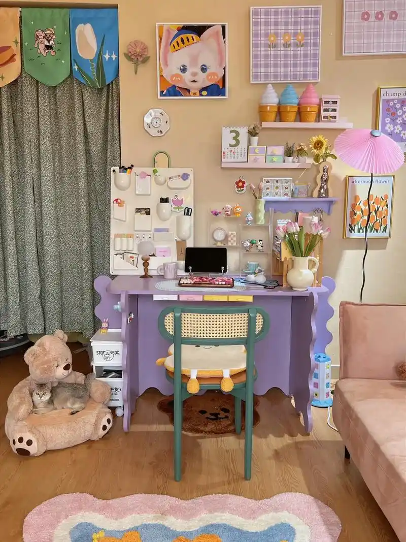 书桌布置来啰打造可爱童话的学习世界