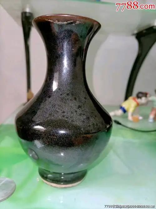 清代至民国时期乌金釉瓶