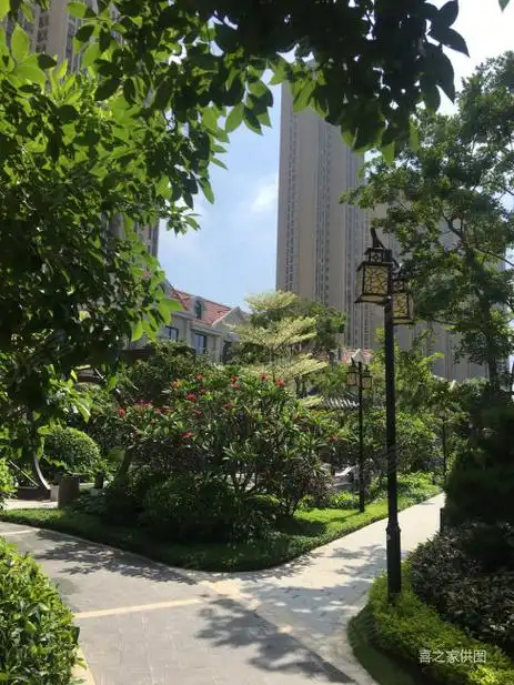 世茂御海墅,翔安隧道口翔安大桥头.首创奥特莱斯旁边.