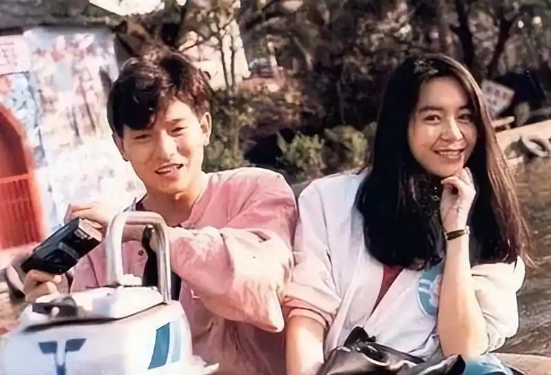 刘德华与喻可欣的故事:不仅公开谈房中私事,还把恋爱过程出书!