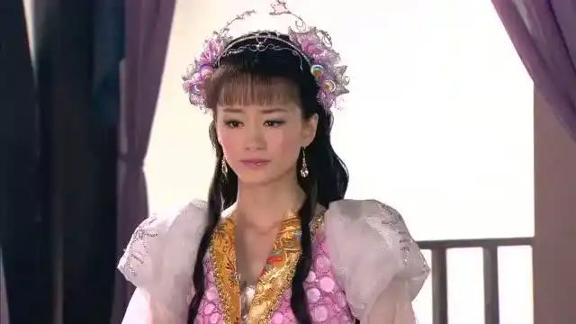 封神榜:鲛儿为闻太师讲述自己经过,使用宝血救助,被闻太师打伤